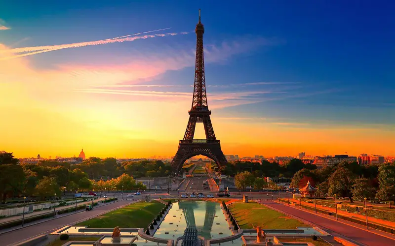 35 Best Places to Visit in Paris for Young Couples [New