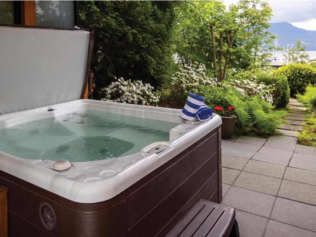 Brentwood Bay Resort & Spa