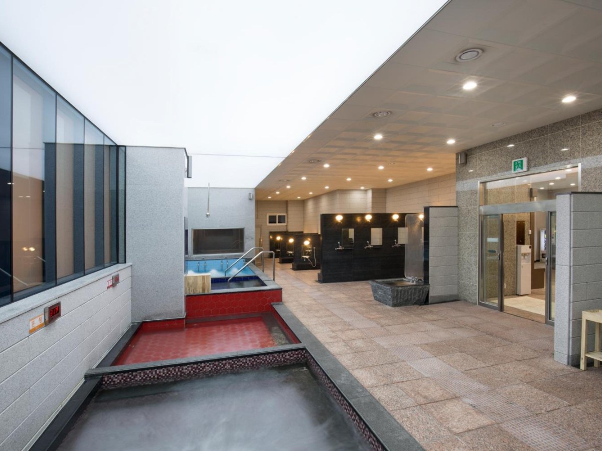 Bath area of the hot spring sauna at Benikea Hotel Haeundae