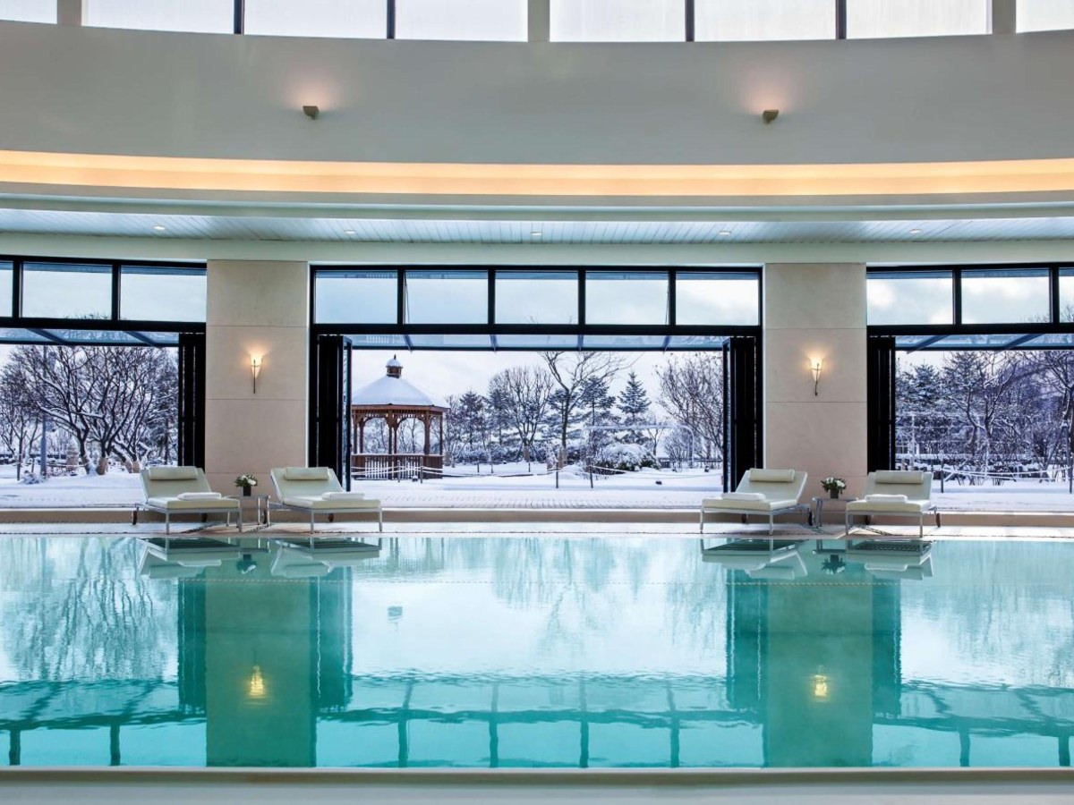 Indoor pool at Grand Hyatt Incheon