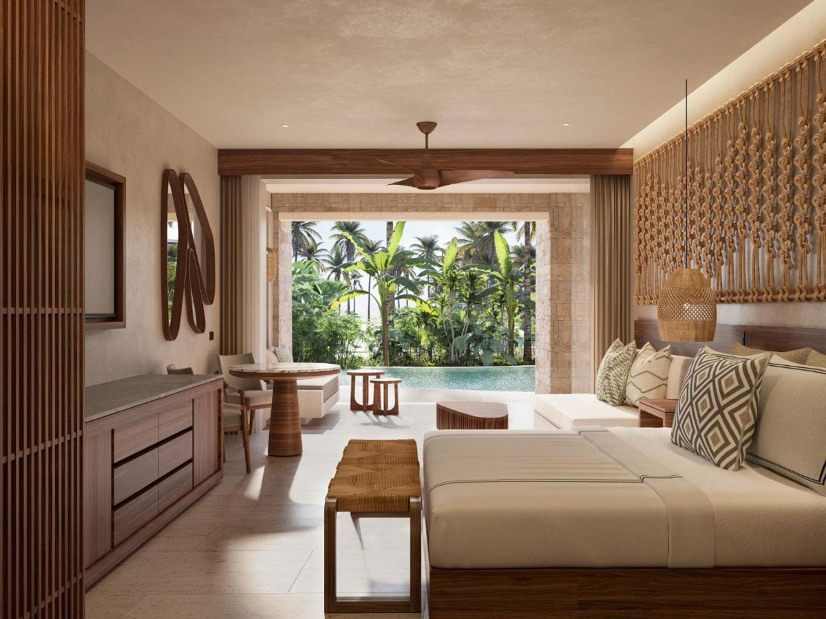 Swim-out junior suite opening onto its pool at Secrets Playa Blanca Costa Mujeres