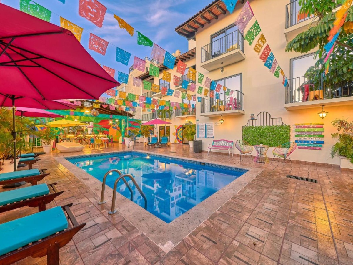 Pool and colourful courtyard at Casa Maria Hotel Boutique and Gallery