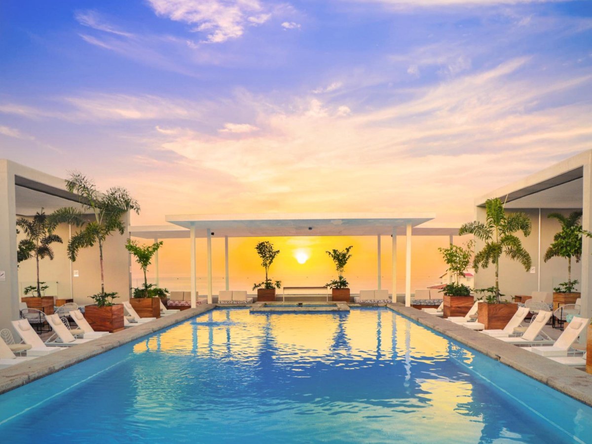 Rooftop pool at sunset at Hotel Mio Vallarta