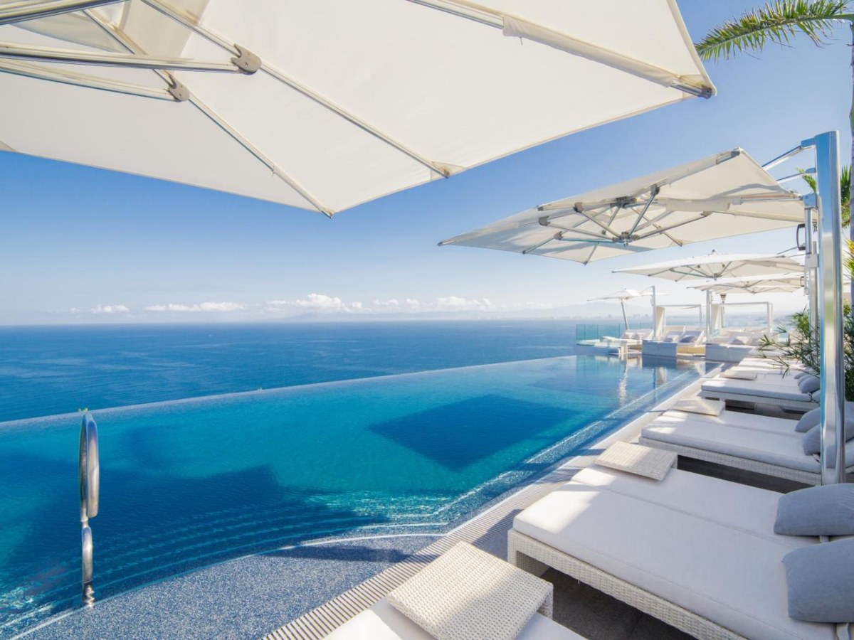 Rooftop infinity pool at Hotel Mousai Puerto Vallarta