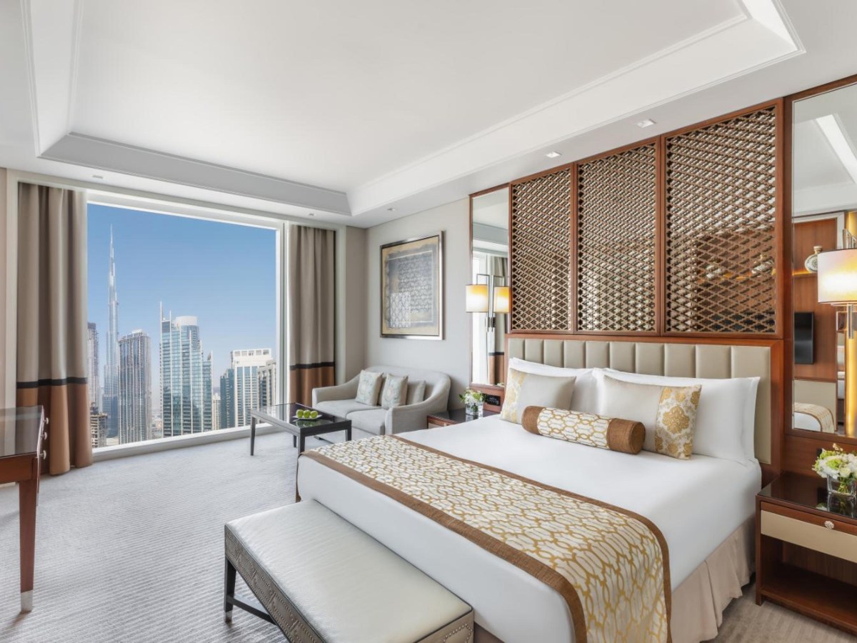 Taj Dubai Club King room with the Burj Khalifa through the window