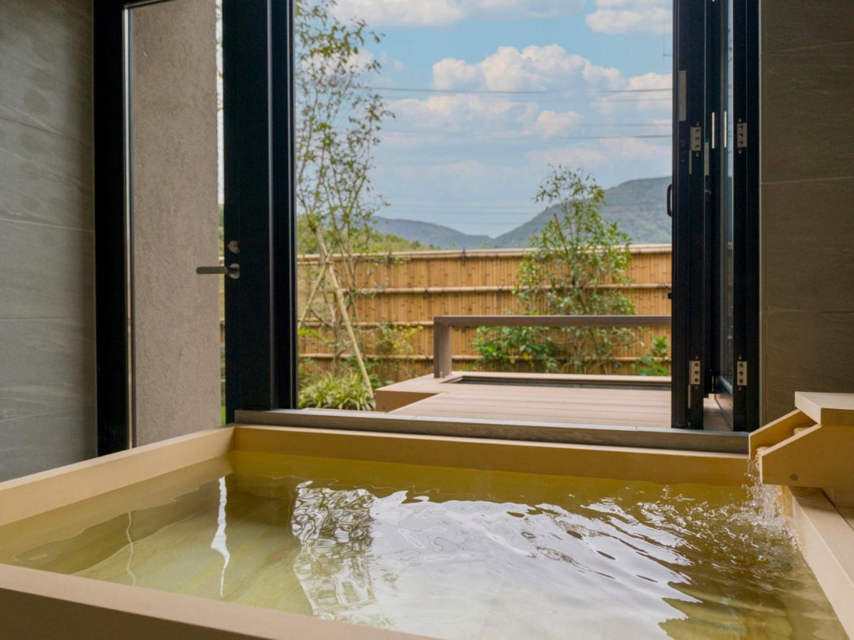 Room hot spring bath at Rakuten STAY TERRACE Hakone Kowakudani