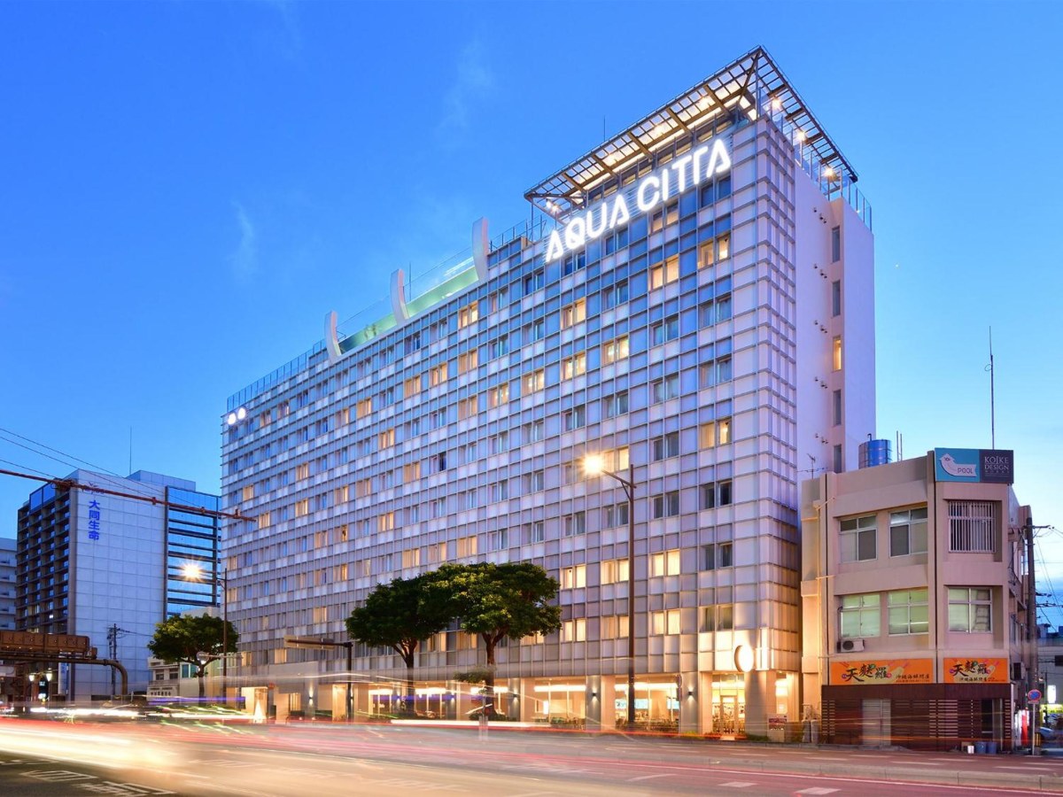 Hotel Aqua Citta Naha tower at dusk