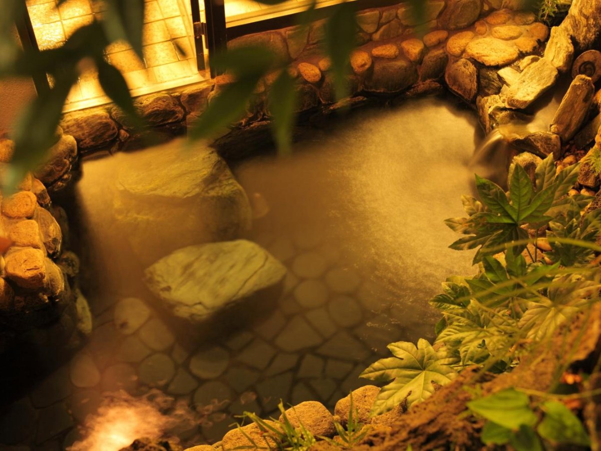 Rock cave bath at Morizuya