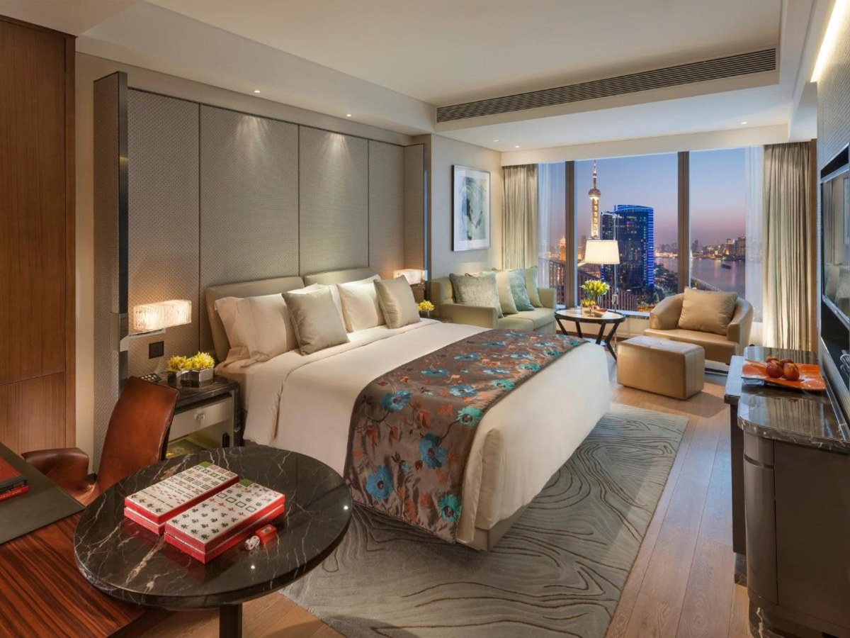 River view and Bund skyline at dusk from a Mandarin Oriental Pudong room