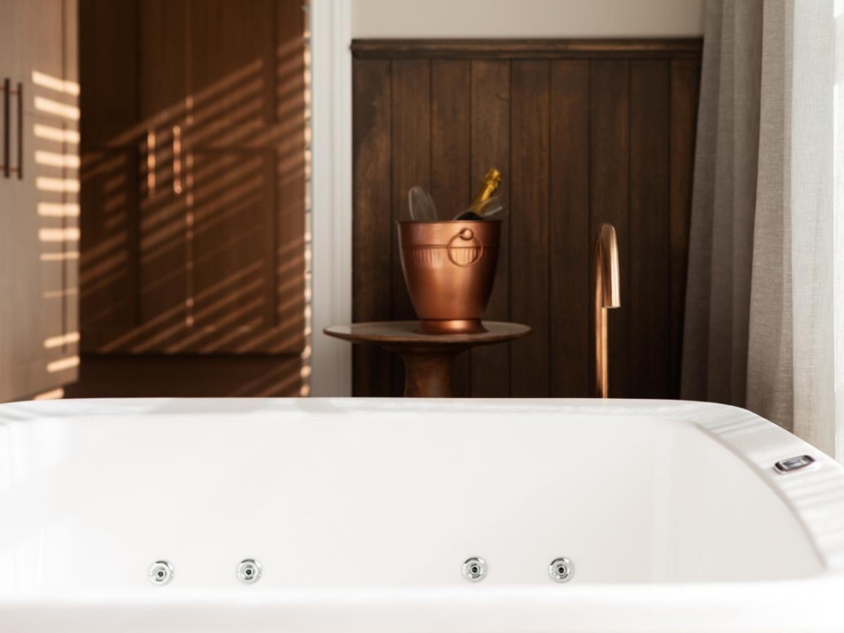 Jetted spa bath in the Grand King Spa Villa at Brokenback Views Country Estate Hunter Valley